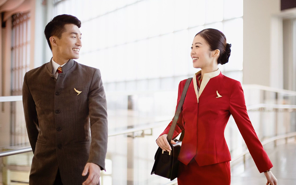 Cathay Pacific สายการบินดังฮ่องกง รับสมัคร แอร์-สจ๊วต 400 อัตรา